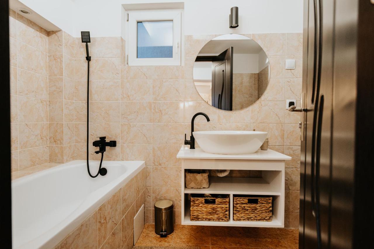 Doux Apartman Odorheiu Secuiesc Esterno foto